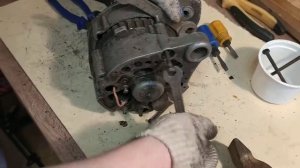 разбор генератора ВАЗ 2107когда крышка невыбевается