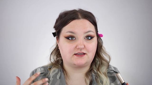 SMOKEY WING, BLACK LIPS + FRECKLES | Makeup Tutorial + Chat смотреть онлайн
