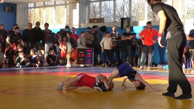 Восходящая звезда вольной борьбы из РСО-Алании! Туаев - Анахаев смотреть онлайн