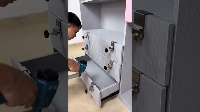 Зажим (Мебельная струбцина) для установки фасадов.