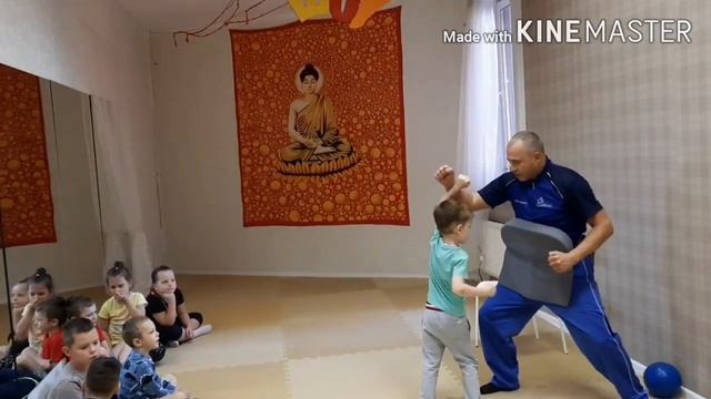 Самозпщита ЦзыЖань Ли дети.Взрослые смотреть онлайн