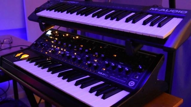 Experience the Magic of Moog Sub37 Sequencer смотреть онлайн
