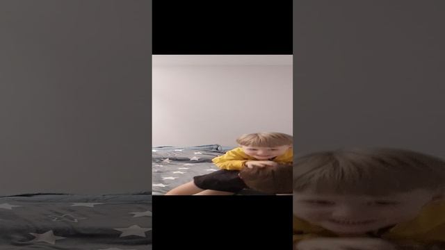 это мой брат и я