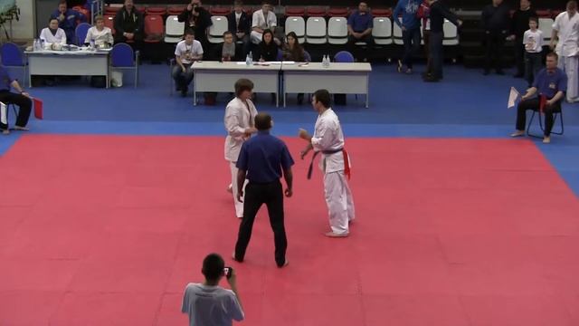 Максимчук Иван -- Илеев Ильяз 23.12.12 www.kyokushin.su смотреть онлайн