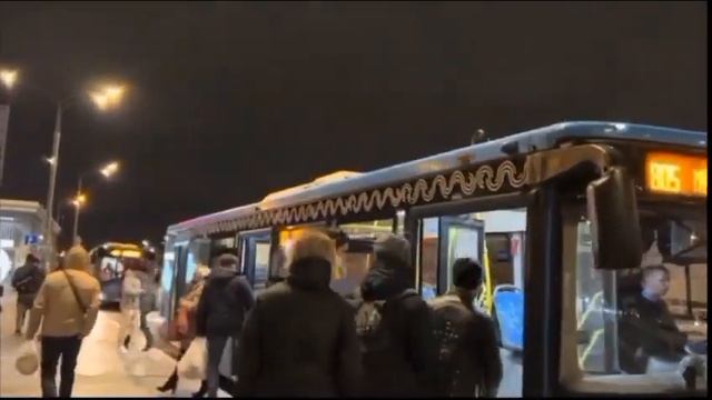 Автобус ЛиАЗ-5292.65 следует по маршруту 805 ”и. Стахановская - МФЦ Лефортово” смотреть онлайн