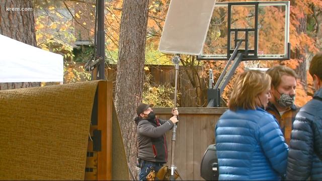 Movie starring Zooey Deschanel and Casey Affleck creates buzz as it films in Spokane смотреть онлайн