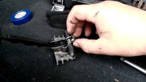 Замена втулок ограничителя двери Renault Megane3/Fluence