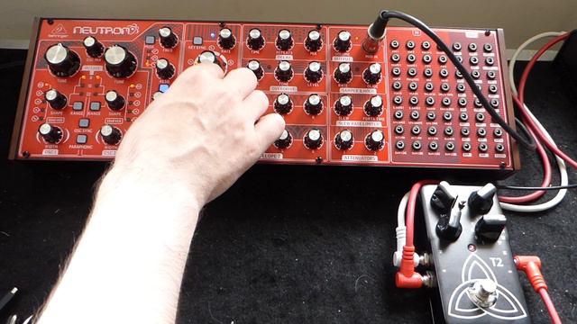 Behringer Neutron & TC Electronic Trinity T2 смотреть онлайн