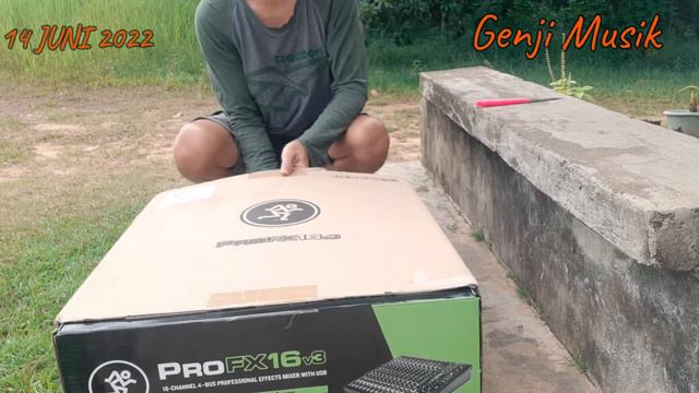 Mackie ProFx16 V3 смотреть онлайн