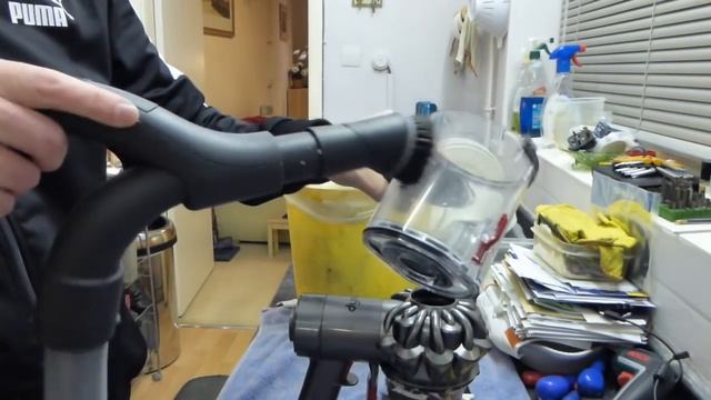 Dyson V6 & V8 Cordless vacuum, Monthly maintenance - Filters and Powerhead cleaning смотреть онлайн