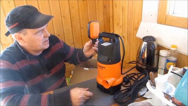 Дренажный насос Вихрь 750 в работе # Качаю новый колодец # Обзор и тест #