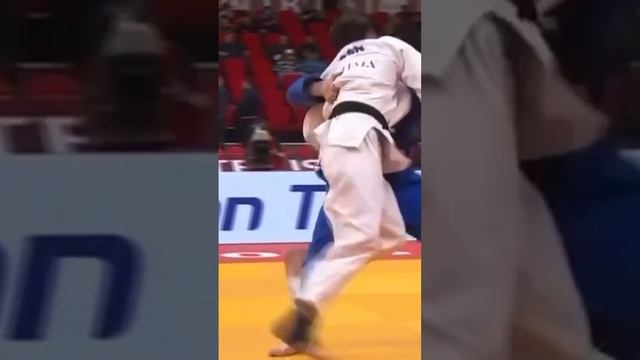 #judo Батхуяг?? проходит Эльнахаса?? и выходит в финал весовой категории свыше 100 килограмм