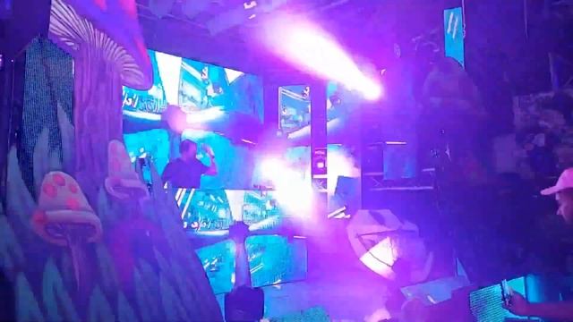 Jeffrey Sutorius Live @ King Size LED