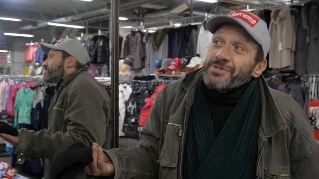 Что купит бомж на 5000 тысяч рублей / одежда или еда? смотреть онлайн