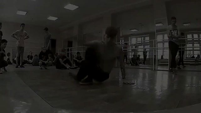 Ломаю руки под медленную музыку смотреть онлайн