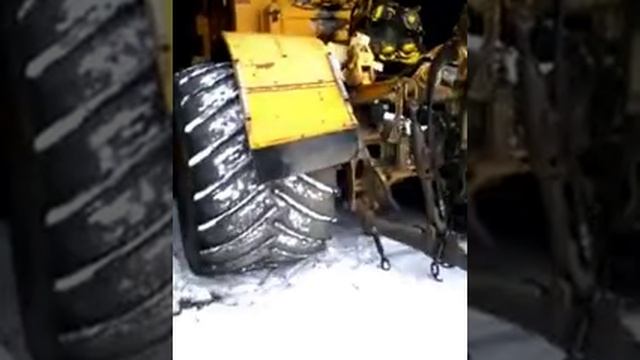 Кировец К-701 на шинах сверхнизкого давления. смотреть онлайн