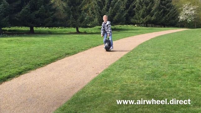 Airwheel pro rider Louis on a Q3 смотреть онлайн