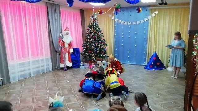 Новогодние конкурсы для детей. Подготовительная группа смотреть онлайн