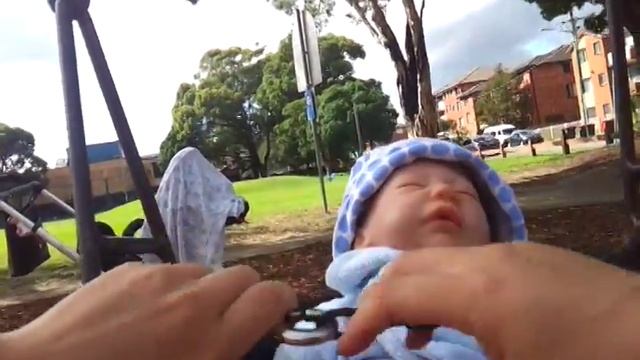 Куклу-реборн привезли на детскую площадку