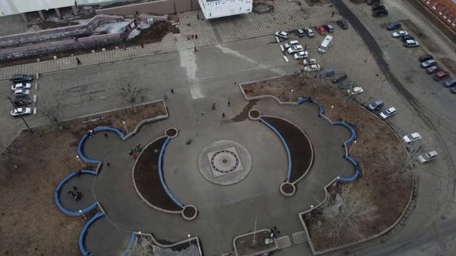 Усть-Илимск. Новая детская площадка.и Новая ромашка. и Реставрированный Дом Культуры. смотреть онлайн