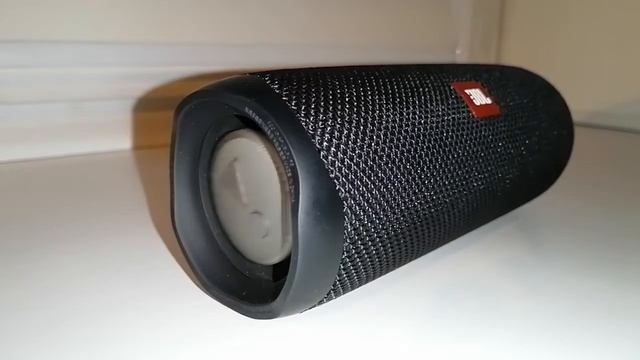 Колонка JBL FLIP 5 LFM 60% Bass Test смотреть онлайн