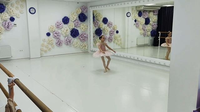 Dance of the Sugar Plum Fairy Vera Rybakina 8 y. o. смотреть онлайн