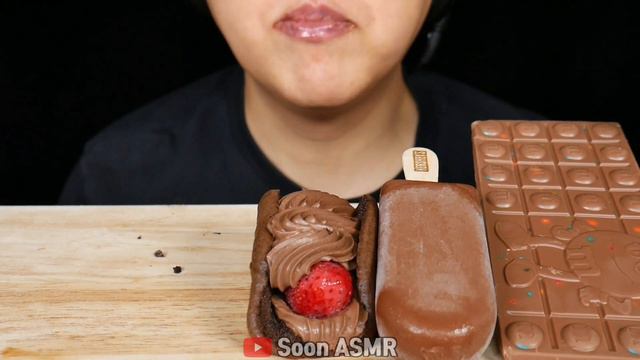 ASMR M&M'S CHOCOLATE ICE CREAM M&M'S BAR HERSHEY'S ICE CREAM OMELETTE 엠앤엠 초콜릿 아이스크림 먹방 EATING SOUND