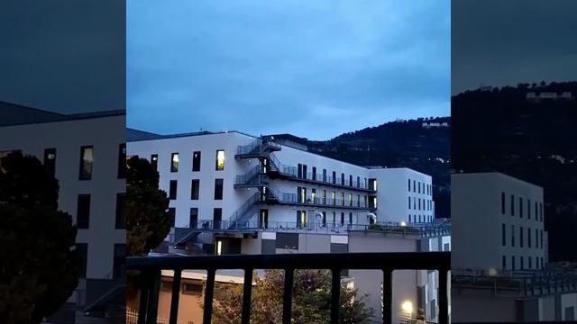 Ницца. Ночую сегодня в машине с видом на город, вертолет взлетает с территории больницы смотреть онлайн
