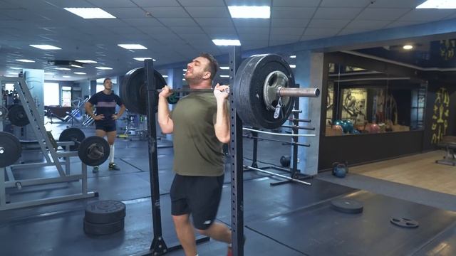 Жим стоя 110 кг на количество. Заруба с Иваном Макаровым. смотреть онлайн