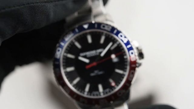 Raymond Weil Tango 300 GMT 8280-ST3-20001 смотреть онлайн