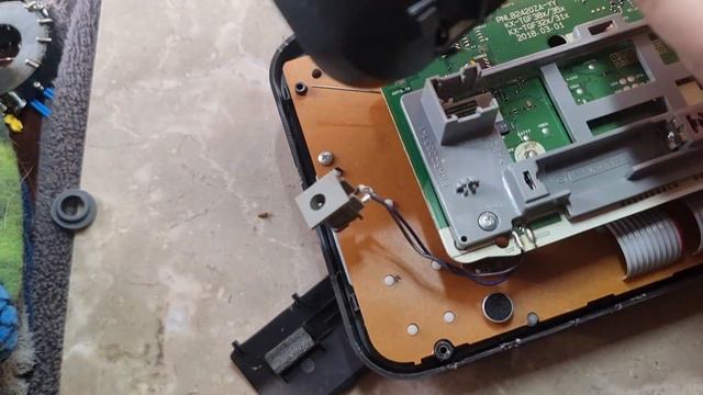 Newer Landline Phone - The Guts смотреть онлайн