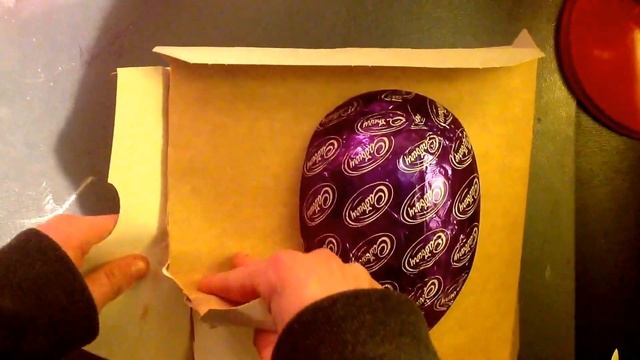 Cadbury Creme Egg Easter Egg Unboxing смотреть онлайн