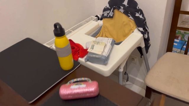 Ника моет пол и ругается с пылесосом?Нам отдали детские вещи, делаем распаковку и примерку❤️