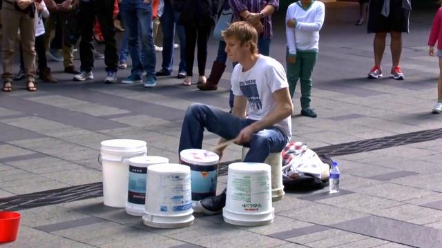 Действия. Стучит смотреть онлайн