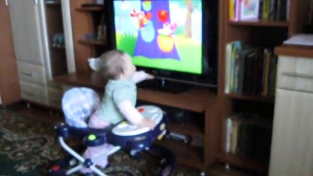 Учусь ходить в ходунках смотреть онлайн