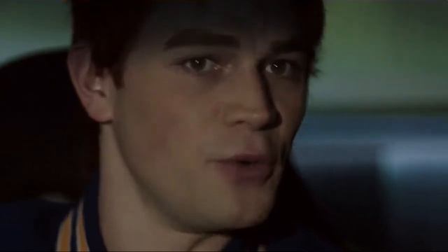 Ривердэйл/ Джагхед /Арчи/Бетти/Вероника/Гонки/Полицейский участок/Змеи/Вампиры смотреть онлайн