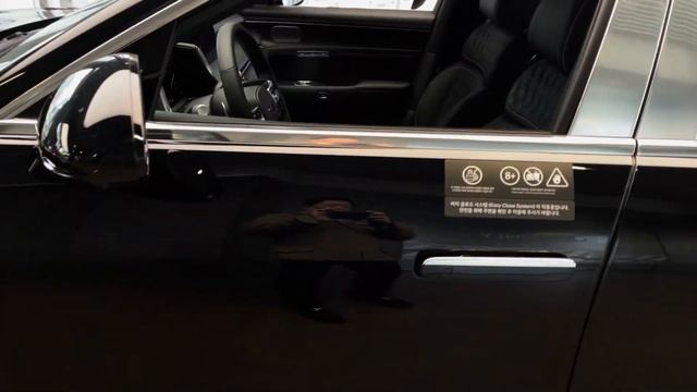 2025 GENESIS G90L I Long Wheel Base I Vik Black Exterior I P1