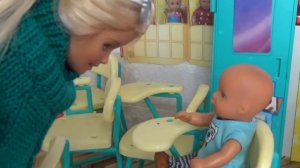 КЛИЗМА ОПЯТЬ! НЕЕЕЕТ! Катя и Макс веселая семейка. Смешной сериал живые куклы Барби как мама