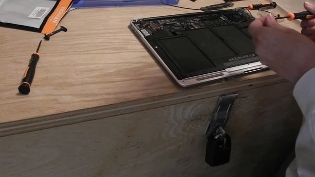 2014 Apple MacBook Air Restoration смотреть онлайн