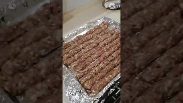 Колбаски гриль в домашних условиях #этопищеблог смотреть онлайн