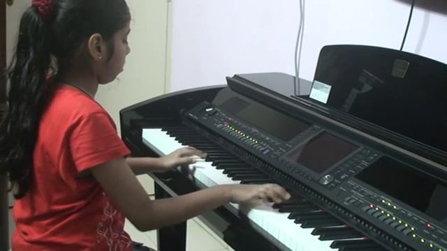 Nandini playing on piano CVP-409PE ...Dhan Te Nan... Kaminey Film... смотреть онлайн