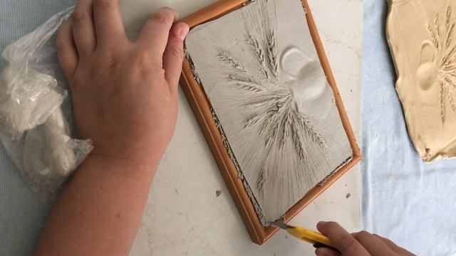 Панно из гипса в деревянной рамке/Plaster panel in a wooden frame смотреть онлайн