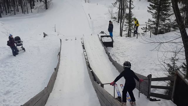 Мой первый прыжок на лыжах с трамплина. Miss ski my first jump at the ski jumping. смотреть онлайн