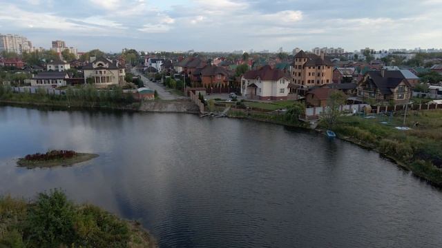 Начало строительства 10-го квартала на полуострове Волгаря смотреть онлайн