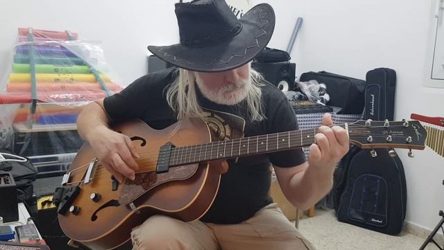 Fog on 5th Avenue. Played on Godin 5th Avenue guitar. смотреть онлайн