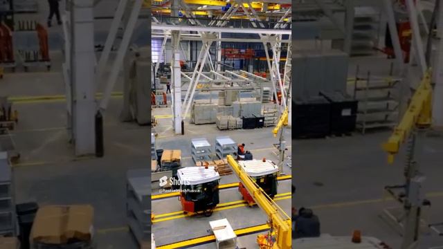 Друзья, делимся с вами уникальными кадрами подготовки тракторного завода к открытию. смотреть онлайн