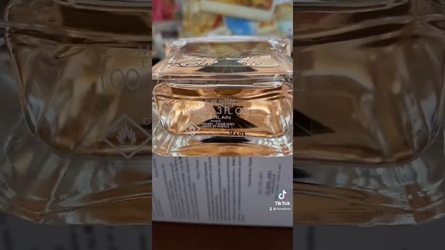 Guerlain La Petite Robe Noire Ma Robe Plissee смотреть онлайн