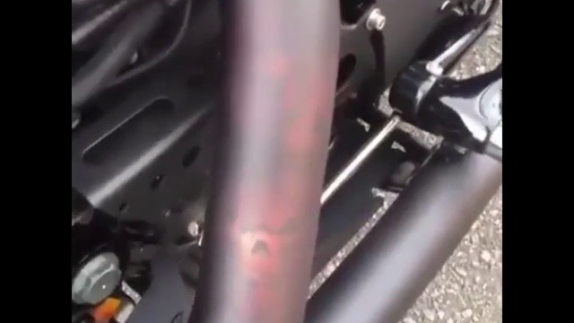 «Магический» окрас выхлопной системы мотоцикла смотреть онлайн