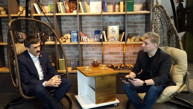 ОГУ_ на перемене. Гость – врио ректора С.А. Мирошников