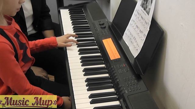 Маленькая пьеса , или как проходят уроки в music мир смотреть онлайн